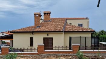 Charming house for sale in Poreč, 1500 meters from the sea 