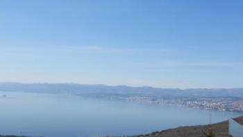 Terrain de 9000 m². à Poljane, Opatija, avec vue panoramique sur la mer ! 
