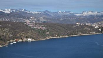 Investitionsprojekt für 10 Luxusvillen nur 50 Meter vom Meer entfernt in Uvala Scott 