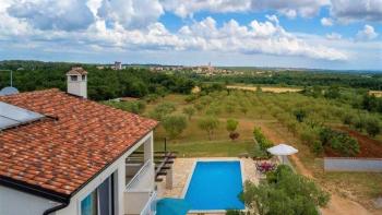 Eine Villa von erstaunlicher Lage mit Panoramablick in VIŠNJAN, POREC 