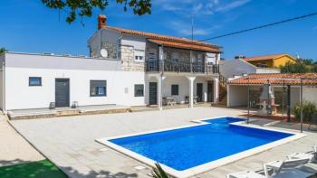 Renovated apart-house with swimming pool in MARČANA  just 2 km from the beaches! 