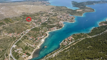 Terrain constructible pour trois villas de luxe à Grebastica 