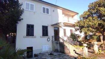Renovierungsbedürftiges Haus in Belveder, Rijeka 