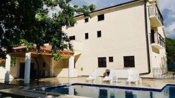 Apart-house with 5 apartments and swimming pool in Sveti Lovrec, Porec 