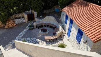 Kamenná vila s bazénem v Malinska-Dubašnica 