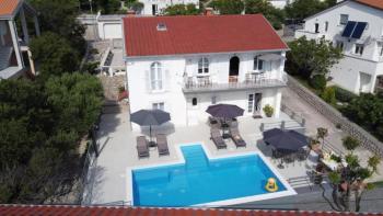 Villa with swimming pool in Klenovica, Novi Vinodolski, just 200 meters from the sea 