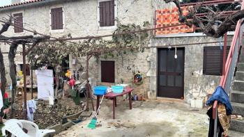 Old stone house in Kaštelir-Labinci 