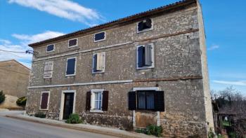 Maison à 10 km de Poreč pour adaptation 