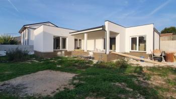 Newly built villa in Rovinj area, 6 km from the sea with swimming pool, price is set for current stage 