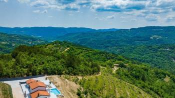Unique hacienda in Istria, in Cerovje area, on more than 2 hectares of land, with incredible greenery views 
