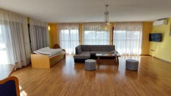 Eladó apartmanház 4 luxuslakásból Galižanában, Vodnjanban 