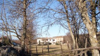 Maison à Garica, Vrbnik sur un grand terrain de 2000 m². 