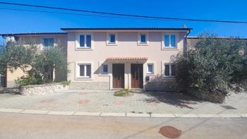 Apartment mit zwei Schlafzimmern in Njivice mit herrlichem Meerblick 