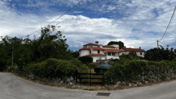 Maison d'hôtes avec 7 appartements à Dobrinj sur la péninsule de Krk 