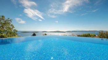 Villa de luxe ultra-moderne à Hvar à seulement 300 mètres de la mer 