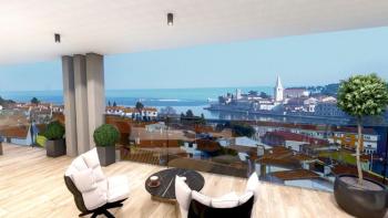 Luxurious penthouse with a beautiful view of the city and the sea, 500 meters from Adriatic 