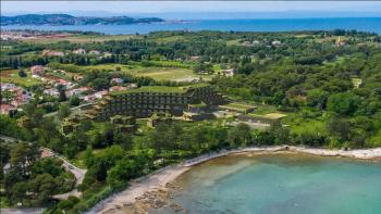 Projet exceptionnel d'hôtels et de villas en bord de mer à Umag, Savudrija au bord de la plage 