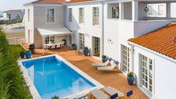 Elegáns és igényes villa Porec környékén, 5***** közösségben 