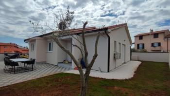 Maison de deux appartements à Galižana, Vodnjan 