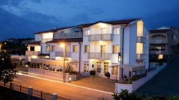 Продается уникальный апарт-отель на Чиово всего в 100 метрах от моря 