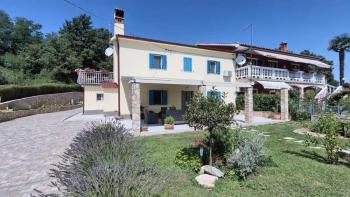 Traditional villa for sale in Kršan 5 km from the sea 