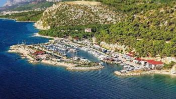 Terrain à bâtir unique à Krvavica sur la Riviera de Makarska 