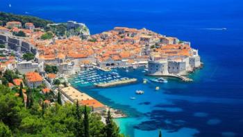 Urban land plot in Dubrovnik area, 1st line to the sea 