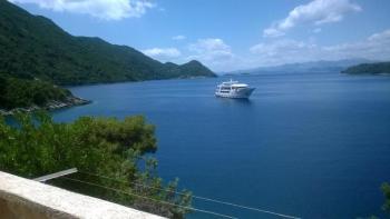 Ideal property for renovation on Mljet island of Calypso, with private beach and boat mooring! 