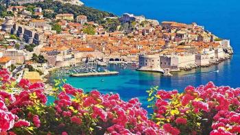 Egyedülálló városi telek 800 méterre a Straduntól Dubrovnik központjában 