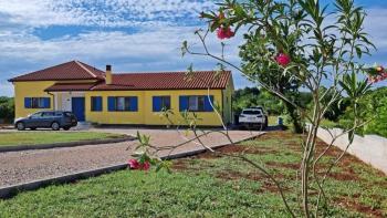 House with a wonderful spacious garden in Labin area 