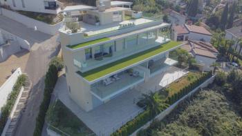 Wunderschöne Wohnung in einer neuen Residenz in Opatija, Freifläche, Panoramablick, Garage 