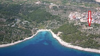 Városi terület fantasztikus kilátással a tengerre Hvar szigetén 