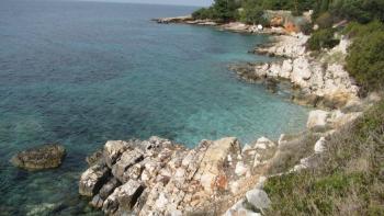 Terres agricoles cca. 150 mètres de la mer dans le quartier de Gromin Dolac 