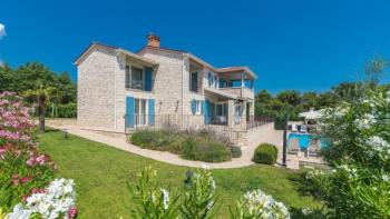 Magnificent villa in Višnjan with sea views, which is really worth the money asked 