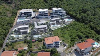 Trois terrains dans le centre d'Opatija pour construire des villas de luxe 