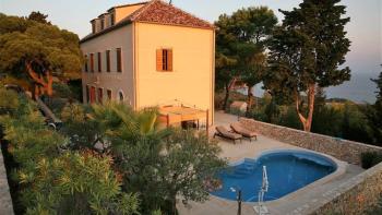 Wonderful stone villa on Vis island 