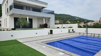 Magnificent new villa in Banjol, Rab island, only 200 m from the sea! 