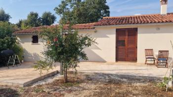 Unique offer of house in Rovinj, 1 km from the beach 