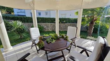 Apartment in Kučeli, Matulji, with garden and garage 