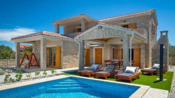 Magnifique villa à prix raisonnable à Preko sur l'île d'Ugljan 