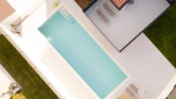 Moderne Villa mit Pool in der Gegend von Rovinj, 6 km vom Meer entfernt 