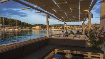 Hôtel de charme absolument captivant sur la 1ère ligne de mer sur l'île de Brac 