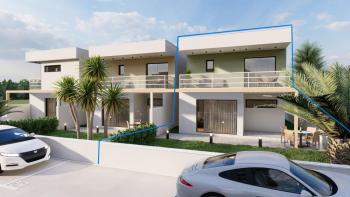 House in a row in modern complex 1,7 km from the sea 