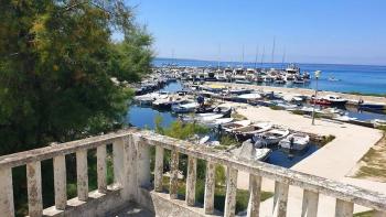 Csodálatos ház közvetlenül a tenger mellett Zadar környékén, Silba szigetén 