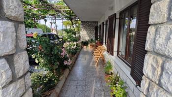 Appartement de trois chambres idéalement situé à 250 mètres de la mer à Crikvenica ! 