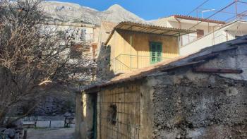 House in Makarska centre for renovation 