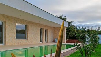 Elegante neue Villa mit Swimmingpool am Stadtrand von Labin 
