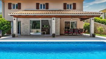 Villa im authentischen Design mit Pool in der Gegend von Rabac 
