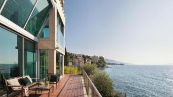 One and only villa on the 1st line to the sea in Opatija 