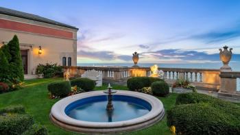 Höchst ungewöhnliche, außergewöhnliche Villa in der 1. Linie der Riviera von Opatija 